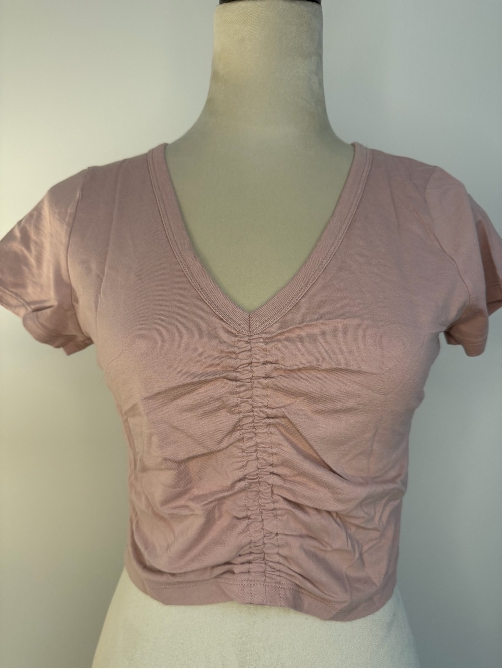 Aritzia Women's Ruched V-Neck Crop Top - Dusty Pink Size S
